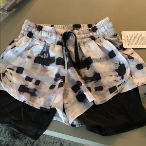 LuluLemon Hot to Street Short